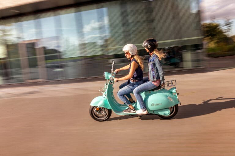 Pourquoi assurer son scooter ?